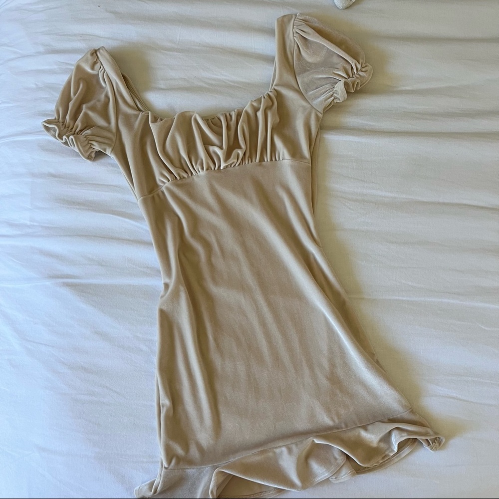 Lucy In The Sky Puff Sleeve Velvet Dress